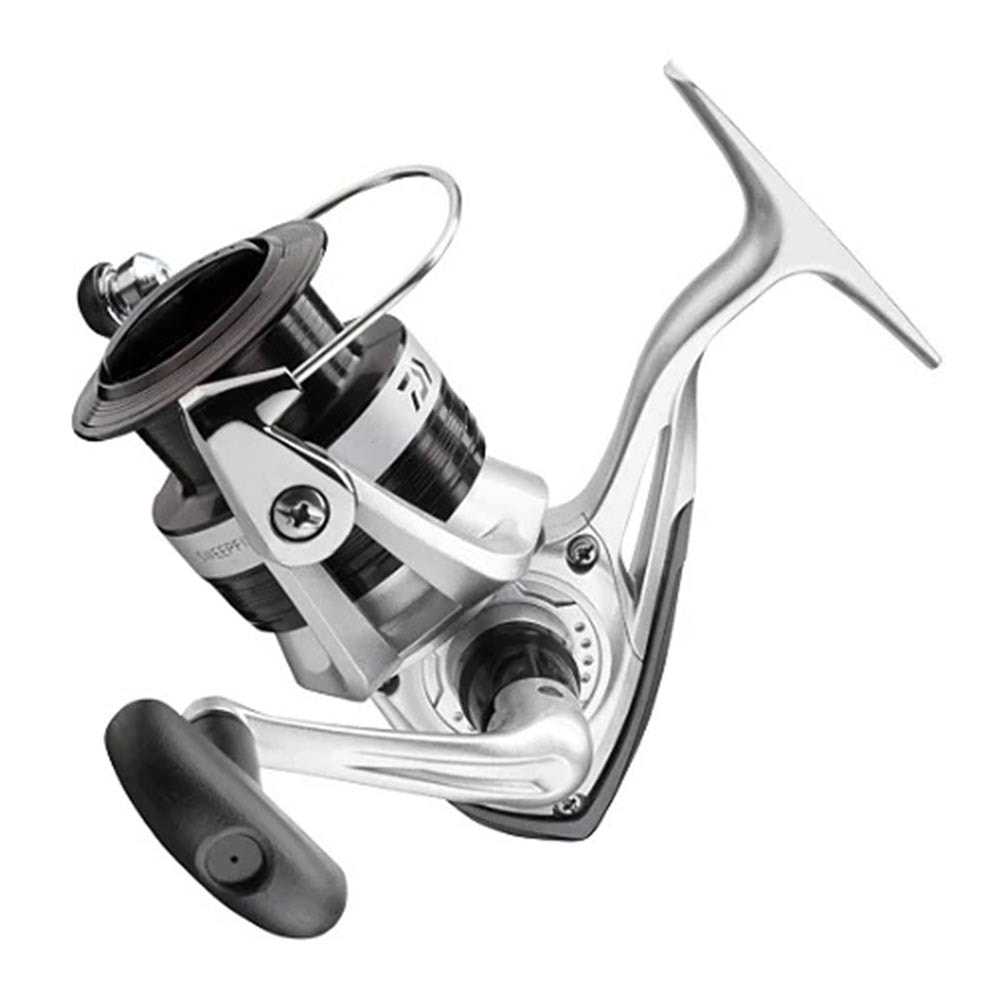 Molinete Daiwa Sweepfire E (2500C FD) - Sugoi Big Fish